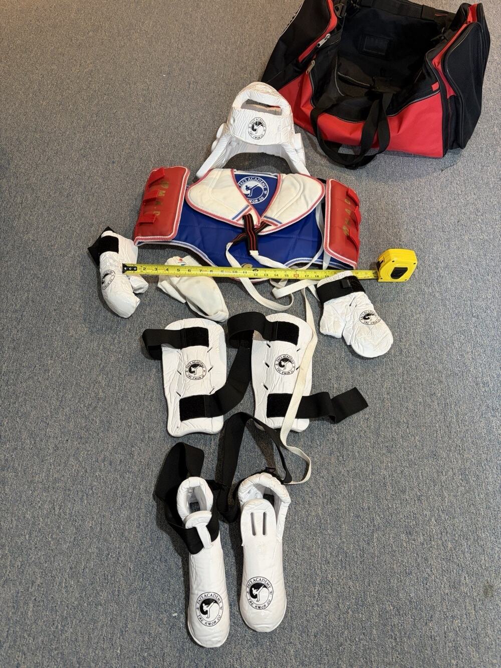 Kids Taekwondo Sparring Gear Set Martial Arts Equipment & Bag, used as is,